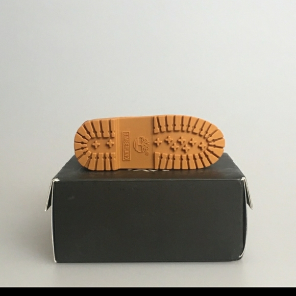 Timberland power bank Phone Charger Collectable micro USB Novelty Phone Power - Picture 3 of 12